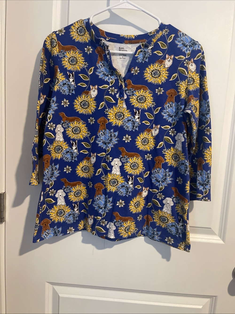 Kim Rogers Royal Blue Floral & Dog-Print Henley 3/4 Sleeve Top size S 18.5 P2P